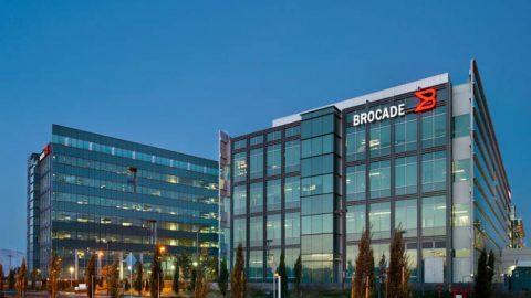 BROCADE EXTENDS GEN 6 FIBRE CHANNEL PORTFOLIO WITH A NO-COMPROMISE ENTRY-LEVEL SWITCH AND INDUSTRY-FIRST VIRTUAL MACHINE VISIBILITY FOR STORAGE NETWORKS